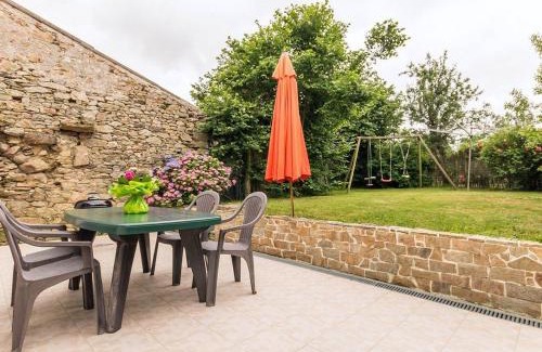 Rouans Maison | Gîte familial avec jardin clos, à 25 km de Nantes, WiFi, vélos et jeux pour enfants. - FR-1-306-953