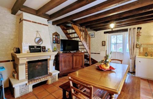 Faverolles Maison | Gîte familial avec piscine chauffée, terrain de sport et proximité ZooParc de Beauval et Valençay - FR-1-591-567