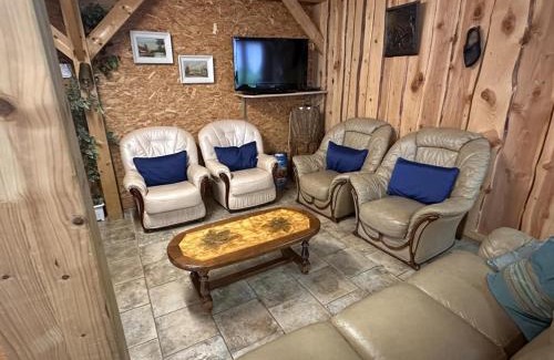 Vernusse Maison | Gîte familial avec piscine chauffée, sauna et activités sur domaine de 15 hectares - FR-1-489-357