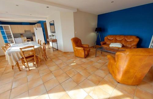 Juvigne Maison | Gîte familial avec salle de jeux, vélos, pétanque et pêche près de Juvigné - FR-1-600-210