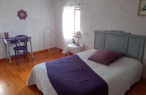 Saint-Germain Maison | Gîte familial calme avec jardin, wifi et équipements bébé, animaux acceptés - FR-1-584-92