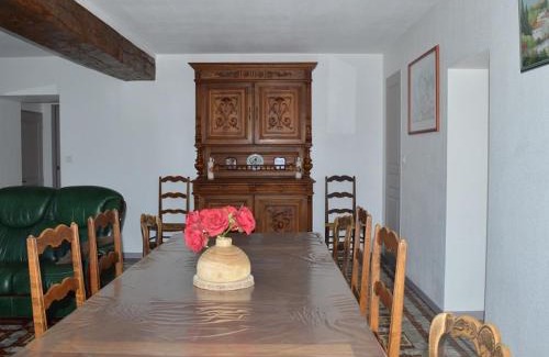 Montaiguet-en-Forez Maison | Gîte familial à Montaiguët-en-Forez avec terrasse, proche nature et ferme équestre - FR-1-489-371