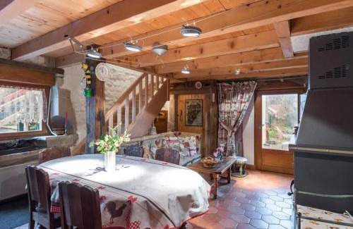 Fresse Maison | Gîte familial jusqu'à 8 pers., charme ancien & modernité - FR-1-583-407