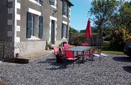 Tilly Maison | Gîte familial rénové avec piscine, jardin de 1 hectare et vélos à disposition, situé en pleine campagne - FR-1-591-579