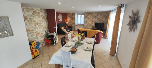 Pleven Maison | Gîte fleur du paradis
