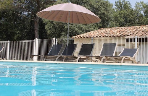 Arpaillargues-et-Aureillac Appartement | Gite de charme avec piscine