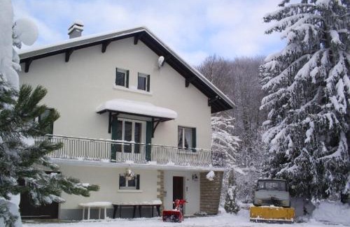 Bonlieu Maison | Gîte grande capacité au calme circuit Cascades du Hérisson