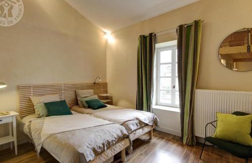 Sainte-Croix-en-Jarez Maison | Gîte historique entre Lyon et Saint-Étienne avec Wi-Fi, jardin, équipements bébé et proche tennis - FR-1-496-275