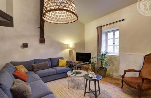Sainte-Croix-en-Jarez Maison | Gîte historique entre Lyon et Saint-Étienne avec Wi-Fi, jardin, équipements bébé et proche tennis - FR-1-496-275