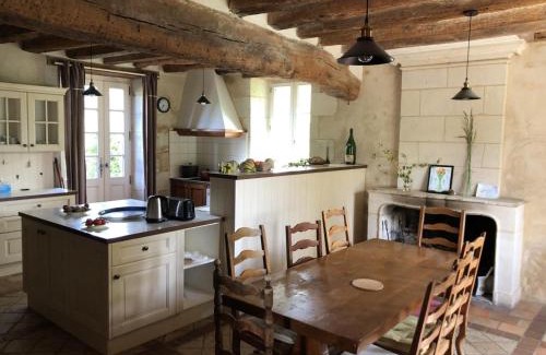 Ligre Maison | Gîte historique avec piscine privée, proche de Chinon - FR-1-381-530