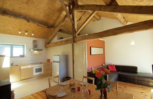 Saint-Leonard-de-Noblat Cottage | Gîte d'ambiance avec grande terrasse