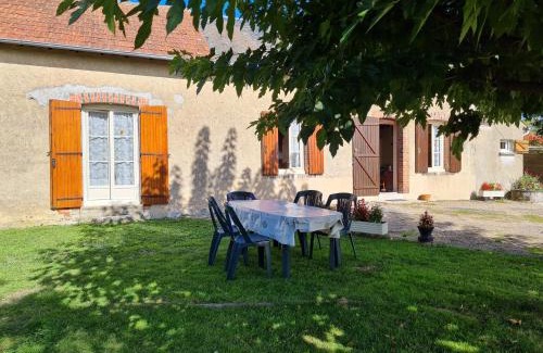 Pierrefitte-es-Bois Maison | Gîte indépendant avec cour fermée à 1km du village - FR-1-590-177