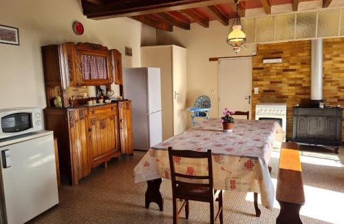 Pierrefitte-es-Bois Maison | Gîte indépendant avec cour fermée à 1km du village - FR-1-590-177