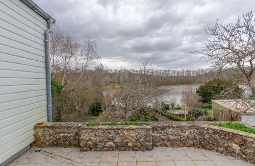 Dampierre-en-Burly Maison | Gîte indépendant avec terrasse et accès direct au lac - FR-1-590-223