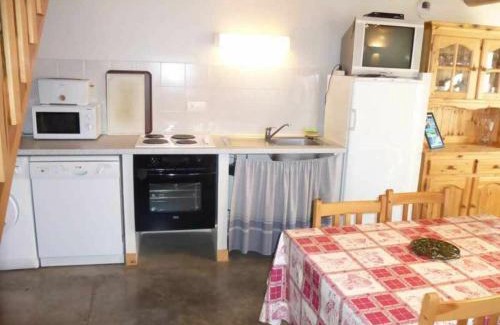 Rauret Maison | Gîte indépendant 4 pers. à Rauret avec cour, proche gorges de l'Allier, parking privé, animations. - FR-1-582-193