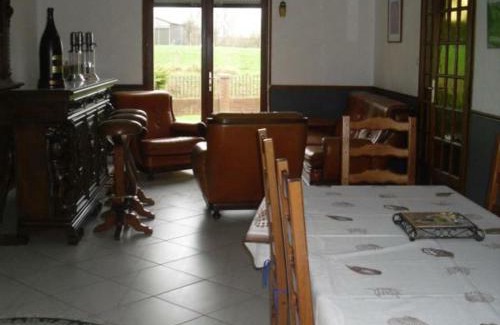 Senlis Maison | Gîte indépendant avec jardin clos, terrasse et wifi, au centre de Senlis, animaux acceptés - FR-1-376-52