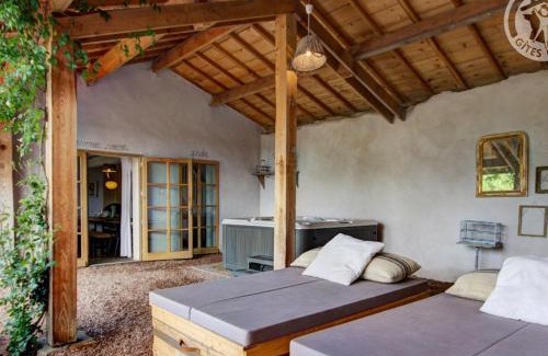 Saint-Germain-Lespinasse Maison | Gîte isolé avec piscine chauffée, spa, sauna et étang privé à 15 km de Roanne - FR-1-496-6