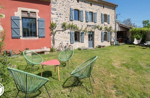 Egliseneuve-des-Liards Maison | Gîte Lécole des Filles