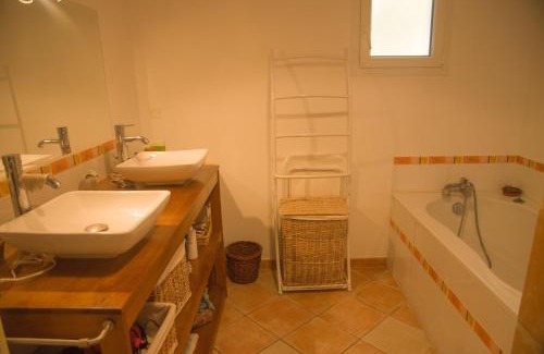 Aouste-sur-Sye Maison | Gîte l échappée bleue Dromoise - maison