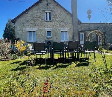 Coucy-le-Chateau-Auffrique Maison | Gîte la Maison de Fram