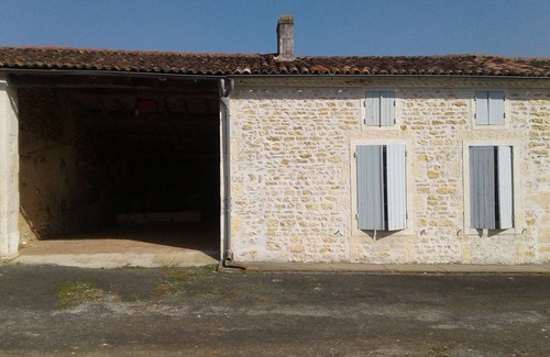 Montpellier de Medillan Villa | Gîte l'hégoa se situant dans un petit hameau à 17km des plages Charentaise