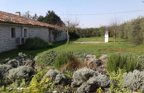 Montpellier de Medillan Villa | Gîte l'hégoa se situant dans un petit hameau à 17km des plages Charentaise