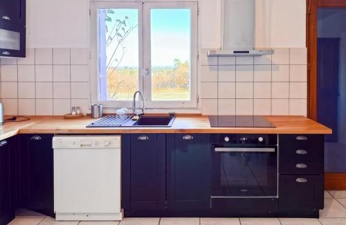 Saint-Pantaleon-de-Lapleau Maison | Gîte le Bistrot, 3ch, 6pers