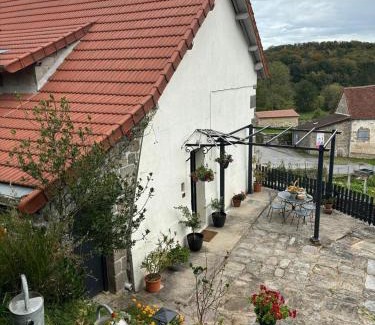 Saint-Pardoux-d'Arnet Maison | Gîte La Belle du Clocher