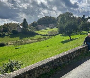 Saint-Pardoux-d'Arnet Maison | Gîte La Belle du Clocher
