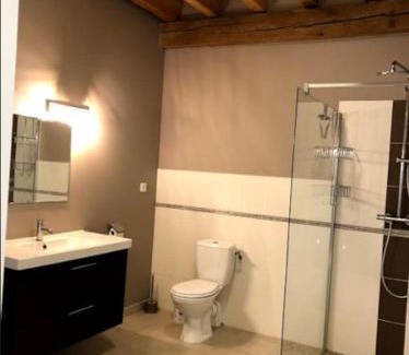 Couzon Maison | Gîte la bergerie, piscine chauffée,