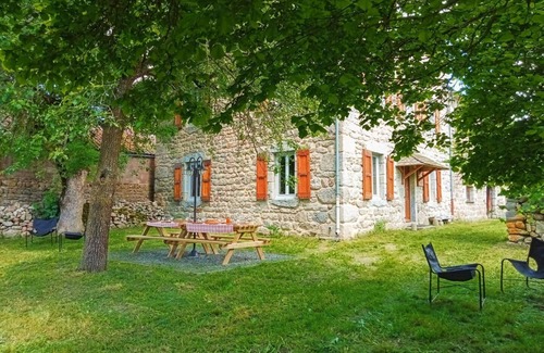 Saint-Symphorien Maison | Gîte La Fontaine 10/12 personnes