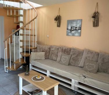 Bazouges-sur-le-Loir Maison | Gîte la grande racinaie