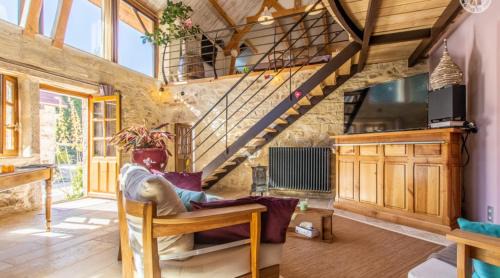Antully Maison | Gîte La grange des Hirondelles 15 personnes 5litsdoubles 5litssimples 1convertible chez MAYMARD Yannick à 28 route de la croix forêt à ANTULLY réf à Gîte de France G2005 Corps de ferme entièrement rénové de bon standing
