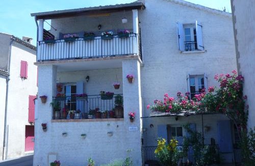 Le Chaffaut-Saint-Jurson Appartement | Gîte la grange au cœur de la Provence