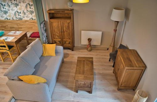 Le Cambout Maison | Gîte La Jacarandière