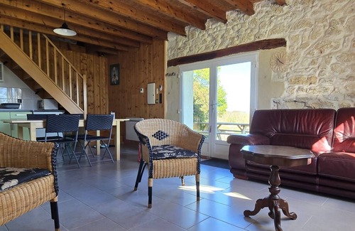Lauraet Maison | Gîte piscine en pleine nature, à la campagne, pas de bruit,calme et repos