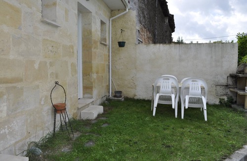 Ludon-Medoc Cottage | Gîte La Remise, vue sur le jardin