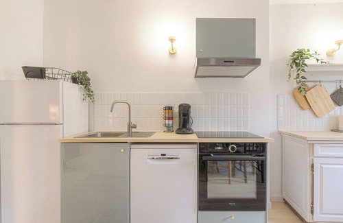 Lagnieu Maison | Gîte La Terrasse, near CNPE and Via Rhôna, ideal for cycling enthusiasts!