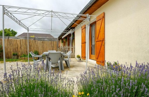 Laines-aux-Bois Maison | Gîte Laines-aux-Bois, 2 pièces, 4 personnes - FR-1-543-87