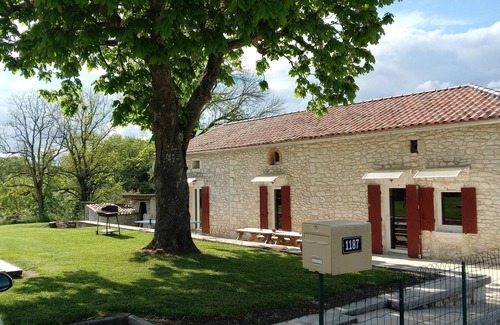 Saint-Aubin-de-Cadelech Maison | Gîte les Jourdonnies - Charmante maison à la campagne