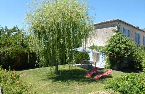 Frontenay-Rohan-Rohan Maison | Gîte Le Logis de Faugerit In the Marais Poitevin, quiet, flowery, green site