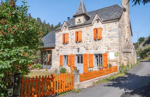 Peyre-en-Aubrac Maison | Gîte Le Moulin du Chambon 6/8 pers