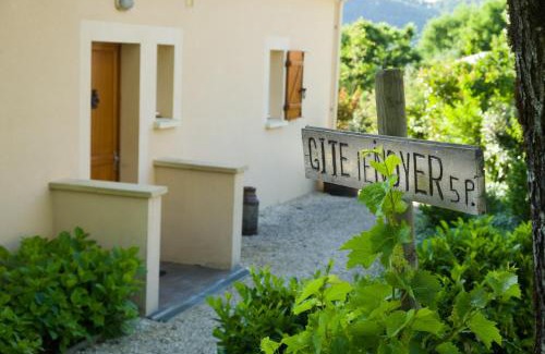 Saint-Julien-de-Lampon Maison | Gîte le Noyer - l'Ancien Vignoble