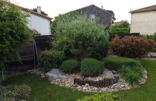 Lezignan-la-Cebe Maison | Gîte Le Pigeonnier climatisé