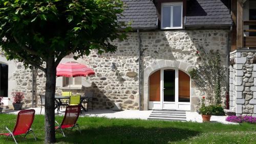 Saint-Mamet-la-Salvetat Maison | Gîte Le Rosier