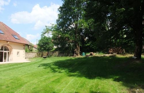 Clairegoutte Maison | Gîte Le Séquoia: Confort pour 17 personnes, idéal pour randonner dans les Vosges Saônoises - FR-1-583-426