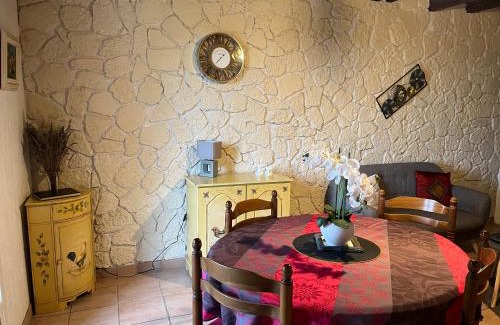 Champlecy Maison | Gîte Le tilleul