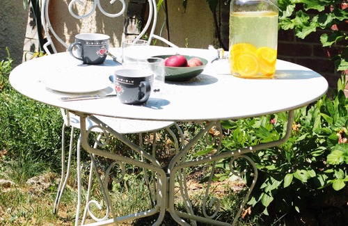 Epernay Maison | Gîte Les Chineurs - 2 min walk from Av. de Champagne Epernay