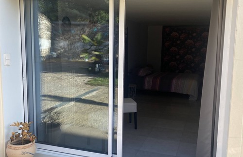 Le Fleix Appartement | Appartement Gîte les Fleurs situé au coeur du Périgord Pourpre près de Bergerac.