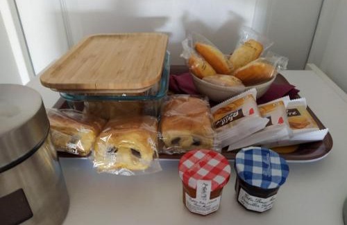 Le Donjon Lit Et Petit-Déjeuner | Gîte Les Grandes Menières proche du Pal